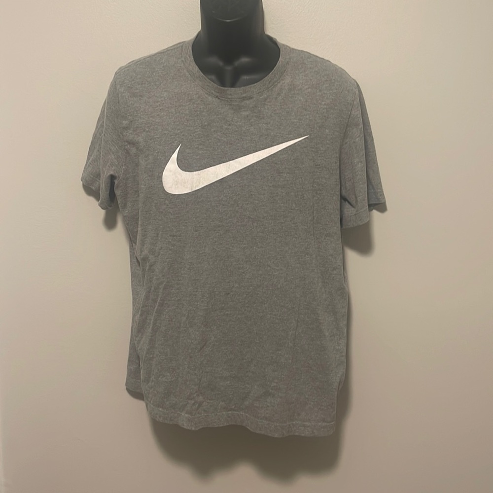 Nike men’s tee